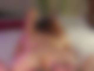 Live cam show with SandraWarren - Cock Rating on Camsoda