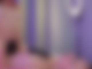 Live cam show with SandraWarren - No Smoking on Dolls Live