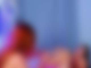 Live cam show with SandraWarren - Flashing on TeamSkeetLive