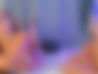 Live cam show with SandraWarren - Green Eyes on TastyBlacksLive