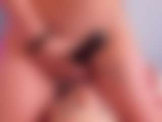Live cam show with SandraWarren - Flashing on Soda Cam