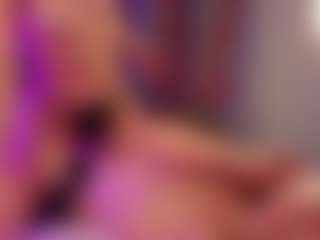 Live cam show with SandraWarren - Latina on Fit Hotties