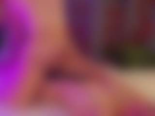 Live cam show with SandraWarren - Fingering on Fit Hotties