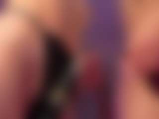 Live cam show with SandraWarren - Green Eyes on Latina Girls