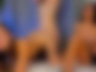 Live cam show with SandraWarren - Shaved Pussy on Camsoda
