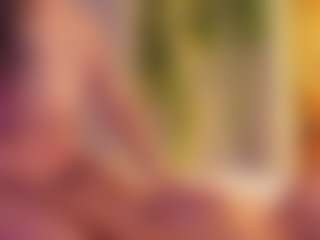 Live cam show with SandraWarren - Shaved Pussy on Camsoda