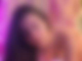 Live cam show with SandraWarren - Flashing on StripNow