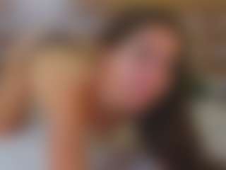 Live cam show with SandraWarren - Skinny on Camsoda