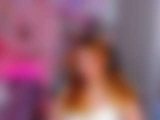 Live cam show with Sirena-Brighton - Flashing on Mixed Magazine Live