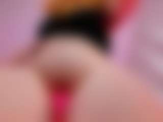 Live cam show with Sirena-Brighton - Bedroom on LiveSexCams6