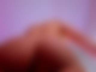 Live cam show with Sirena-Brighton - Young Adult on Livezox