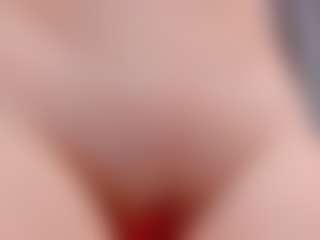 Live cam show with Sirena-Brighton - Fingering White on Camsoda