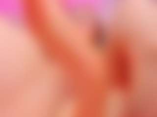 Live cam show with Sirena-Brighton - Curvy Teen (18+) on makecum.org
