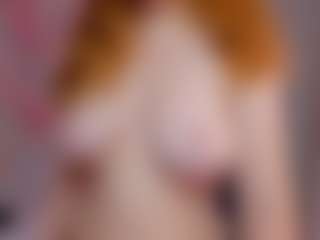 Live cam show with Sirena-Brighton - BBW on TeamSkeetLive