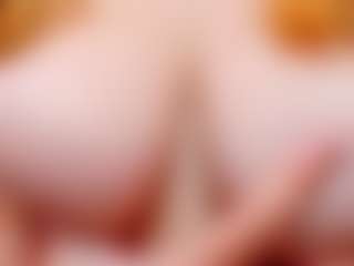 Live cam show with Sirena-Brighton - Flashing on alttransgirls