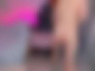 Live cam show with Sirena-Brighton - Shaved Pussy Teen (18+) on Camsoda