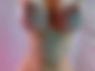 Live cam show with Sirena-Brighton - BBW on TeamSkeetLive