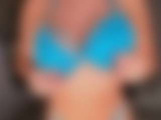 Live cam show with VictoriaBennet - Brown Hair on Camsoda