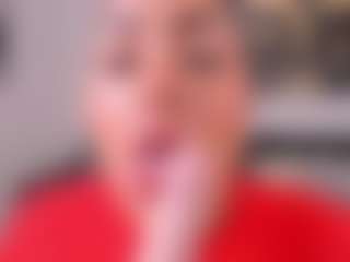 Live cam show with VictoriaBennet - Striptease on CamClone