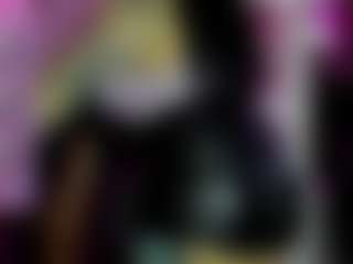 Live cam show with CloeeBeckam - Gagging on SquirtSoMuch