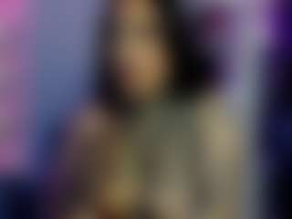 Live cam show with CloeeBeckam - Gagging on Camsoda