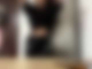 Live cam show with GiuseppinaSolberg - Bedroom on Chatstar