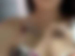 Live cam show with GiuseppinaSolberg - Camel Toe on livesuperchat.net