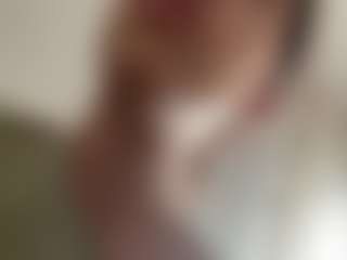 Live cam show with GiuseppinaSolberg - Hairy Pussy on TeamSkeetLive