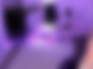 Live cam show with LauraPurr - Petite on Camsoda