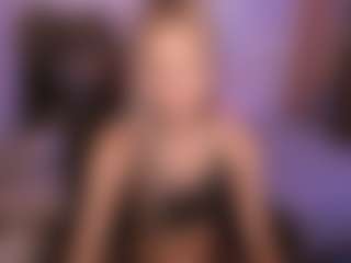 Live cam show with LauraPurr - Hairy Pussy on Soda Cam