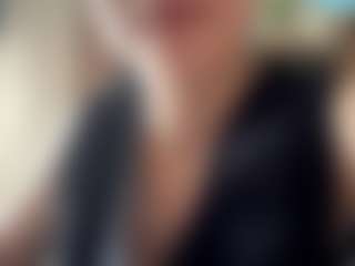 Live cam show with LouisDegen - Hairy Pussy Teen (18+) on livesuperchat.net