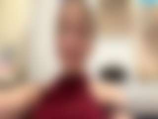 Live cam show with LouisDegen - Granny Squirt on Dolls Live