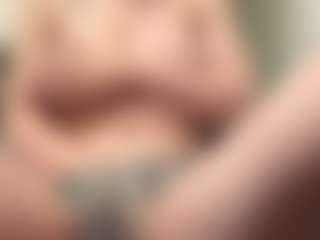 Live cam show with LouisDegen - Ass Bouncing on Strip Flash - Live Sex Shows