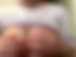 Live cam show with LouisDegen - Average on livesuperchat.net