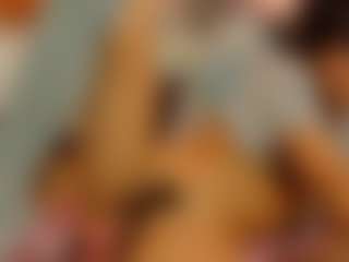 Live cam show with lunitaprincess-14 - Athletic on Camsoda