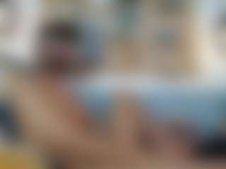 Live cam show with MichaelHanks - Brunette Hair on crypto-cams