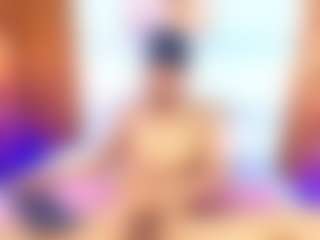 Live cam show with MichaelHanks - Brunette Hair on Camsoda