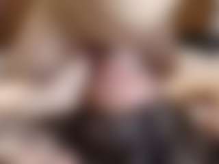 CrimsonMelody's Live Sex Cam Show