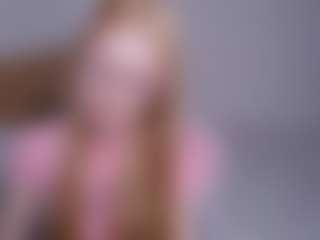 Live cam show with cut1ecut1e - Petite on studioflirtlive.com