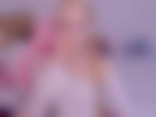 Live cam show with cut1ecut1e - Babygirl on UwU Esports