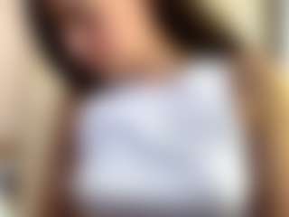 Live cam show with NellaTays - Athletic Brown Eyes on Camversity
