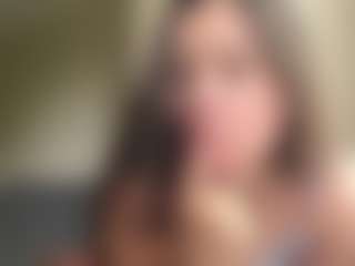 NellaTays's Live Sex Cam Show
