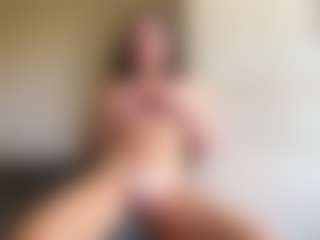 NellaTays's Live Sex Cam Show
