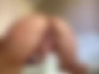 NellaTays's Live Sex Cam Show