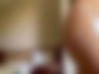Live cam show with NellaTays - Drinking on 1on1-livenow