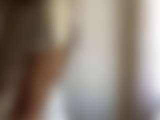 Live cam show with NellaTays - Athletic on live18s.com