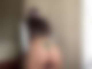 Live cam show with NellaTays - Ass Bouncing on TeamSkeetLive