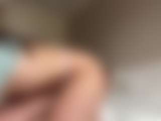Live cam show with NellaTays - Brown Eyes on madthumbs
