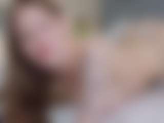 Live cam show with OlimpiaSchatzel - Facial on StripNow