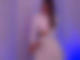 Live cam show with Nelly - Teen (18+) on AdultVida.com